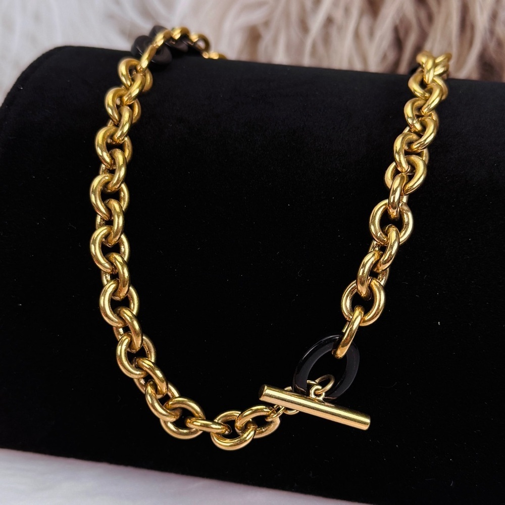 Pretty goldtone and black weighted chain link costume necklace
